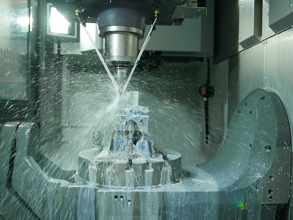5-axis simultaneous milling machines for increased technical requirements